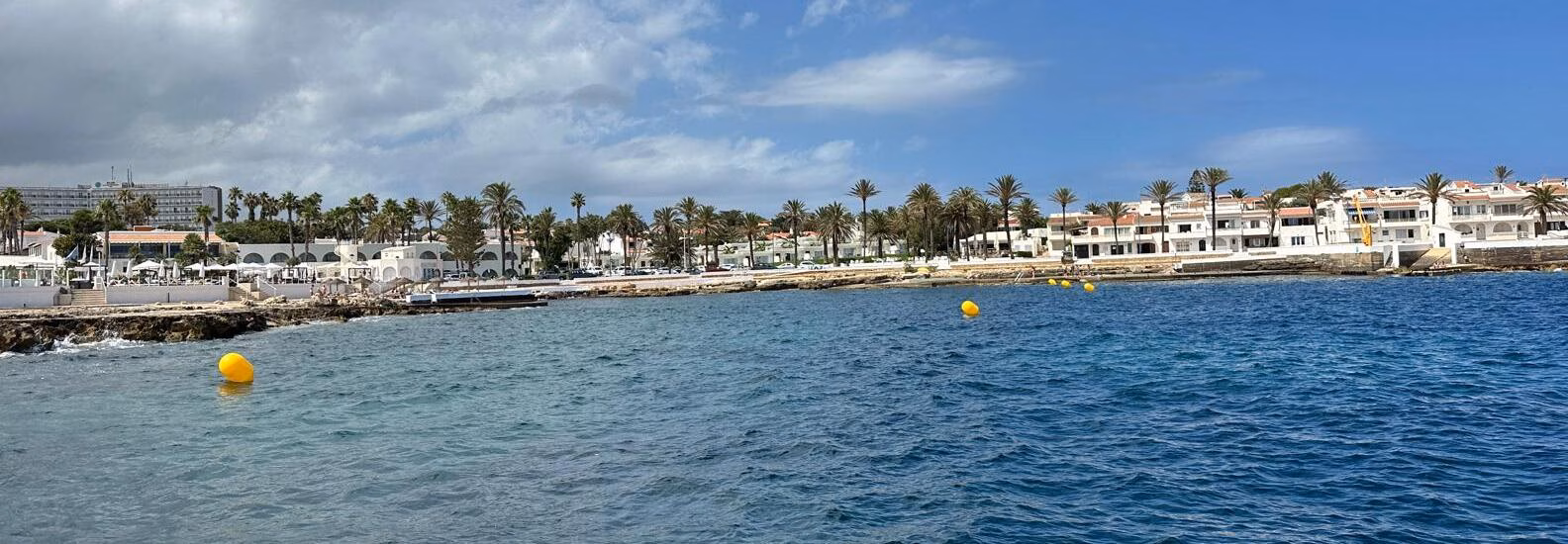 (Fotos) Sant Lluís protege y mantiene su costa