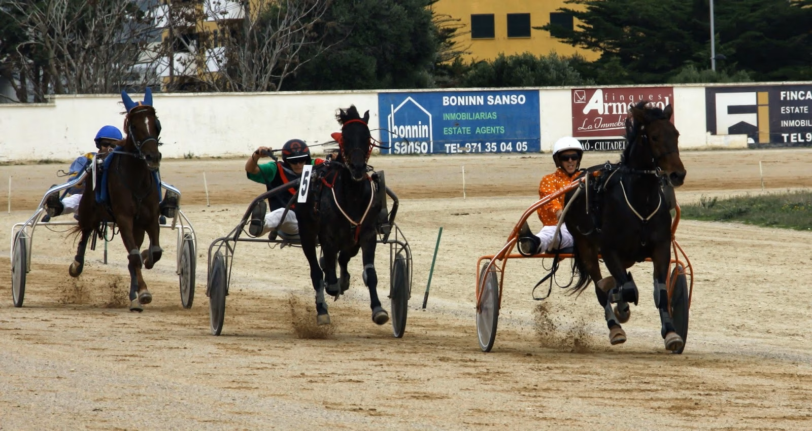 Uyuyuy d’Escafi opta a su tercer triunfo consecutivo en el hipódromo de Maó