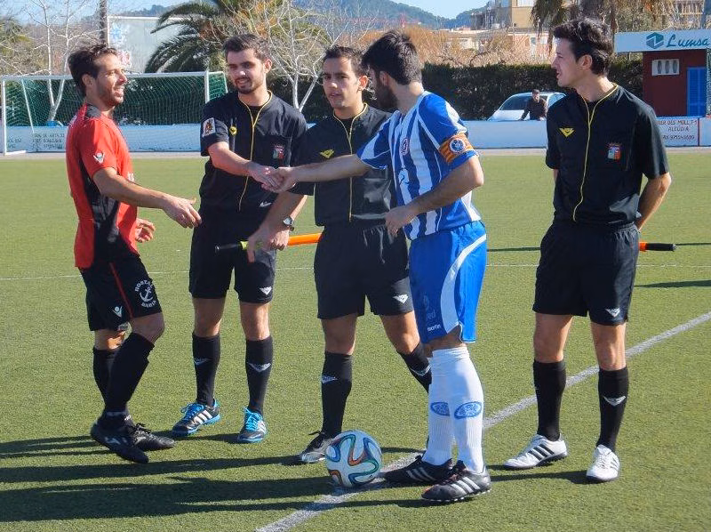 Elcacho dice ser víctima de una "persecución" tras el arbitraje del menorquín Santi Mascaró