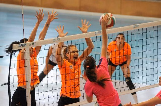 Irene Cano acaba la primera vuelta como la mejor bloqueadora de la Superliga 