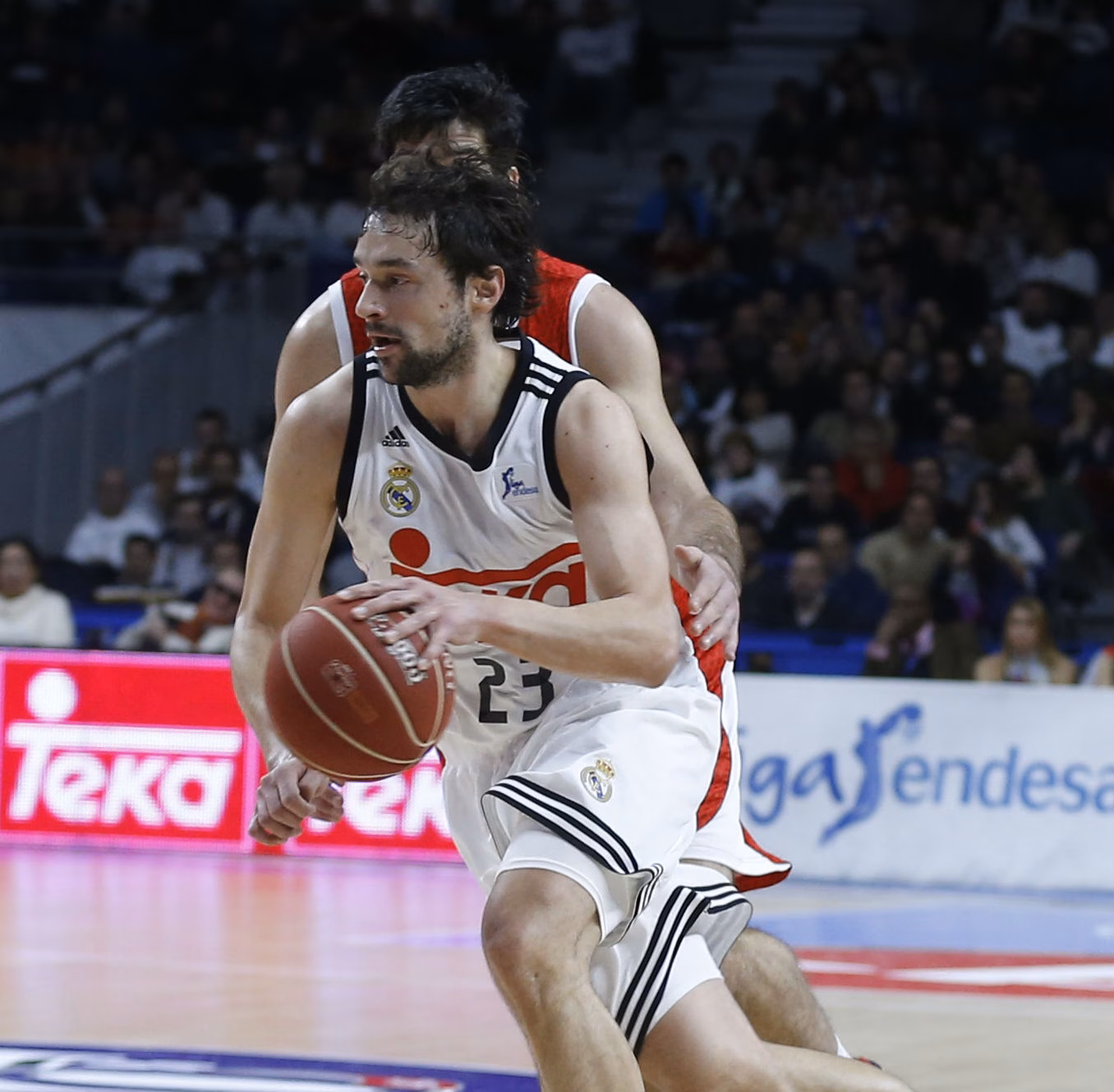 Llull lidera el triunfo del Madrid y Alex Suárez acaricia la Copa