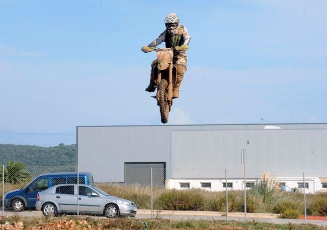 Las motos vuelan de nuevo en Son Cardona Nou