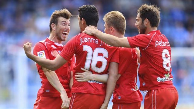 Sergi Enrich marca dos goles con el Numancia y acaba expulsado