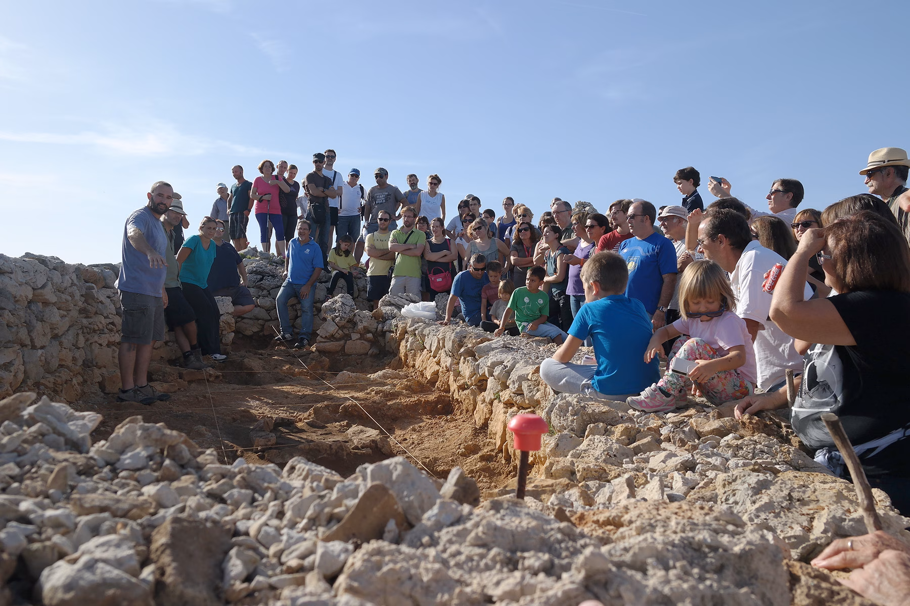 Los ‘fogones’ de piedra del poblado de Cala Morell