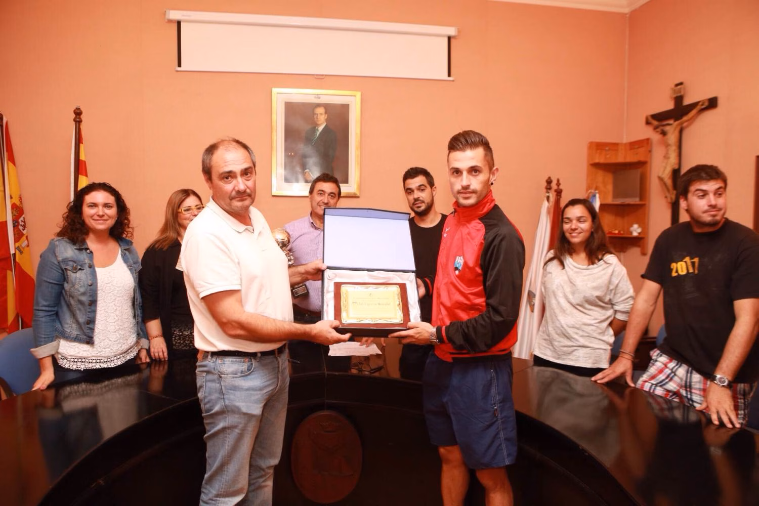 El Mercadal recibe el reconocimiento del consistorio