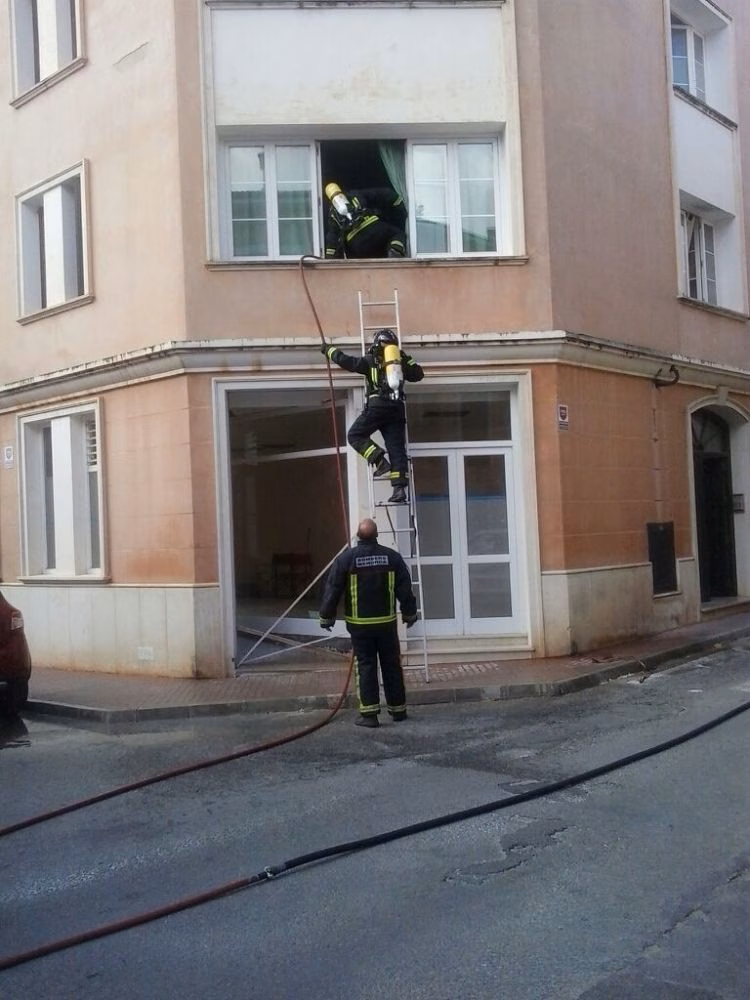 Incendio en una casa de Ciutadella
