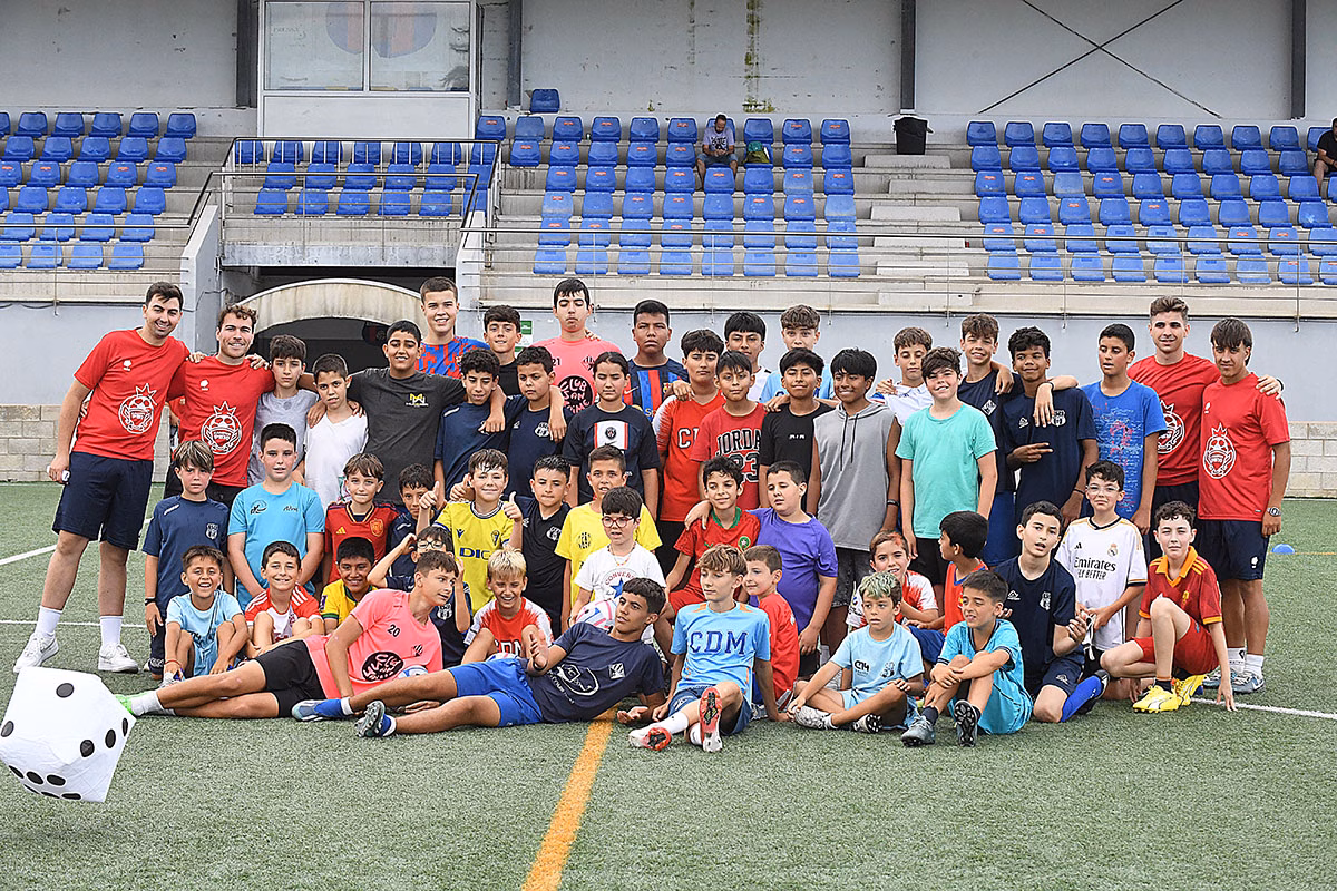 (Fotos) Comienza en Maó el Campus de Pablo Beguer, doble ganador de la Kings League