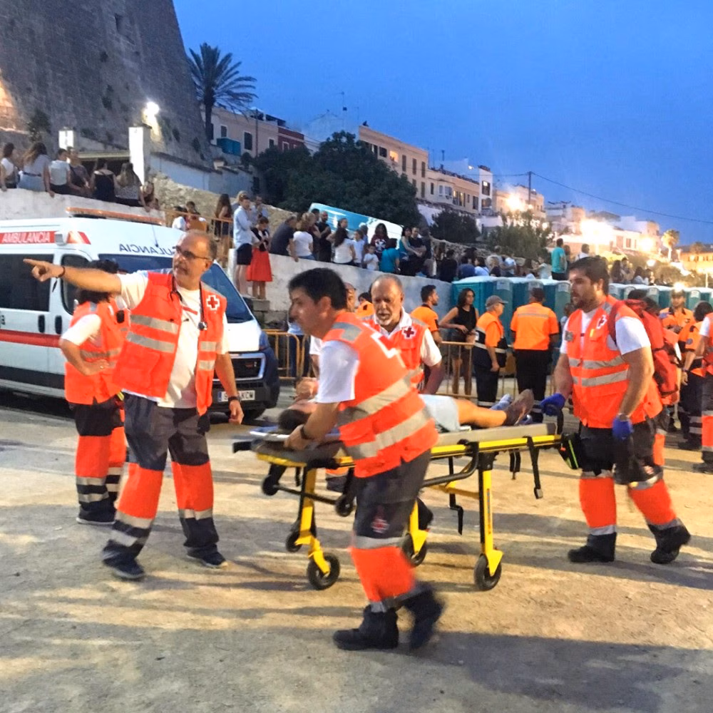 La Cruz Roja moviliza a 93 voluntarios para la cobertura sanitaria de las Fiestas de Sant Joan