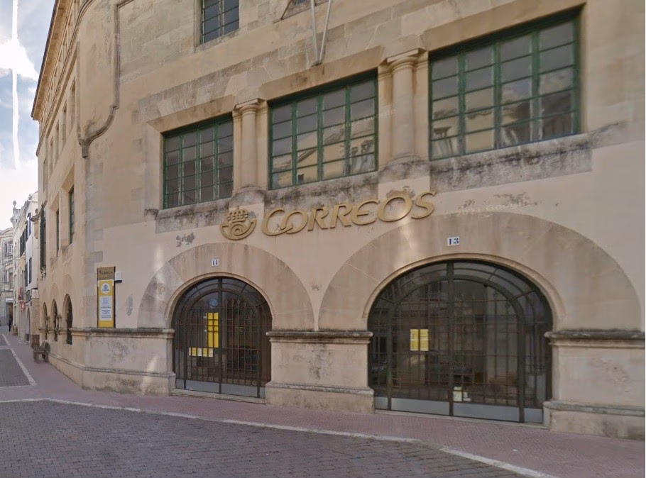 Encargan la viabilidad de convertir el edificio de Correos en Maó en una sede administrativa