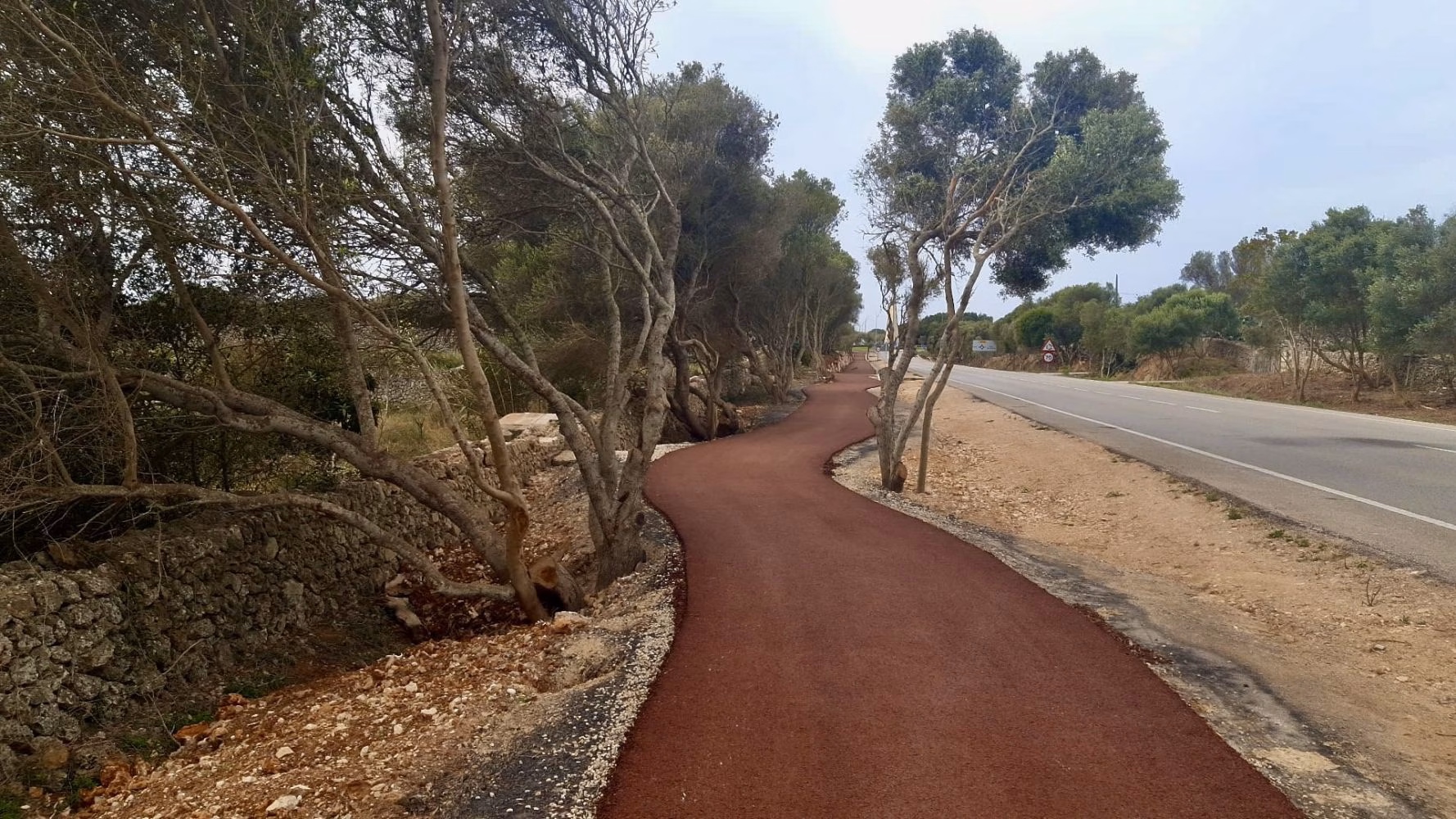 Finalizado el nuevo carril bici en la Me-14 entre el aeropuerto y el Camí Vell de Sant Climent