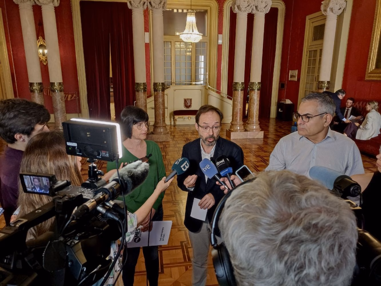 Més abandona la comisión de las mascarillas y acusa a PP y VOX de hacer campaña electoral