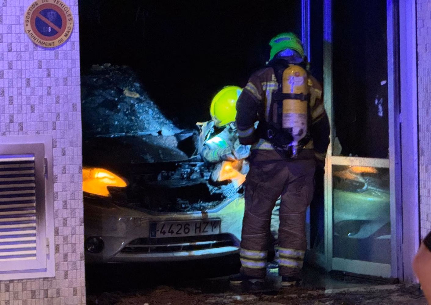 (Fotos) Incendio en un garaje de Maó
