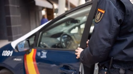 Arrestan a mujer en Ciutadella por agredir a un hombre con una botella