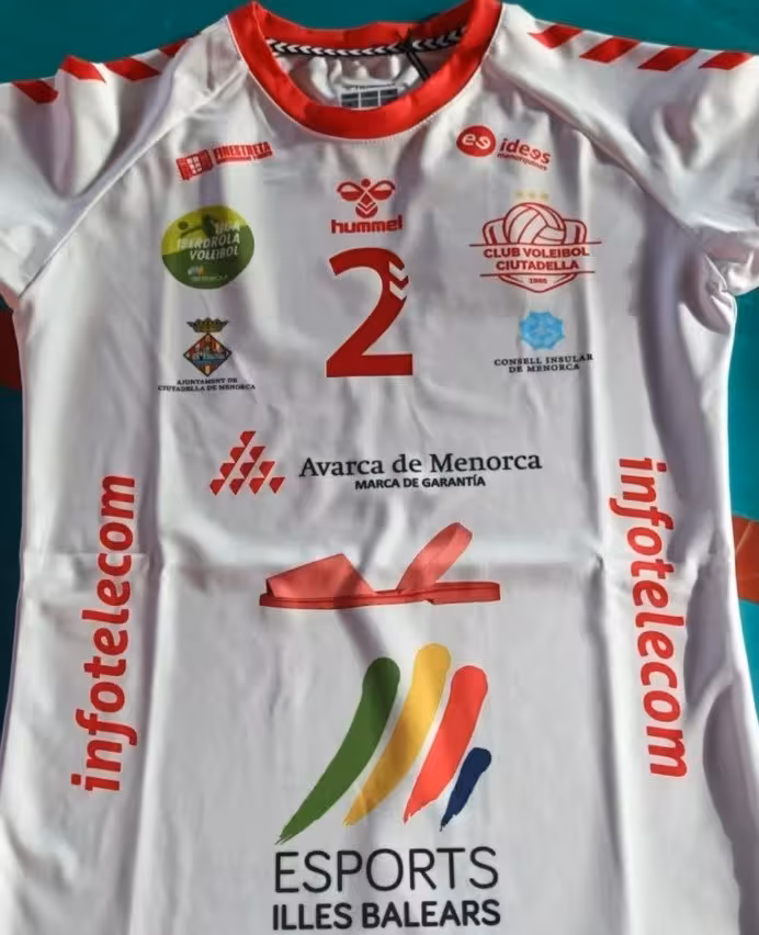 (La foto) una camiseta especial para la Copa de la Reina