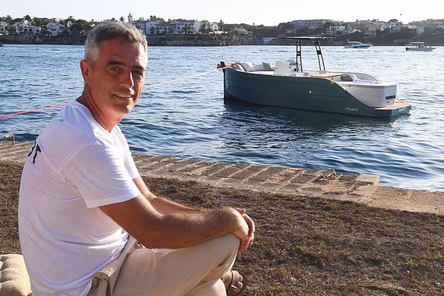 (Fotos y vídeos) reBot 8: la tradición del llaüt menorquín con tecnología eléctrica de vanguardia