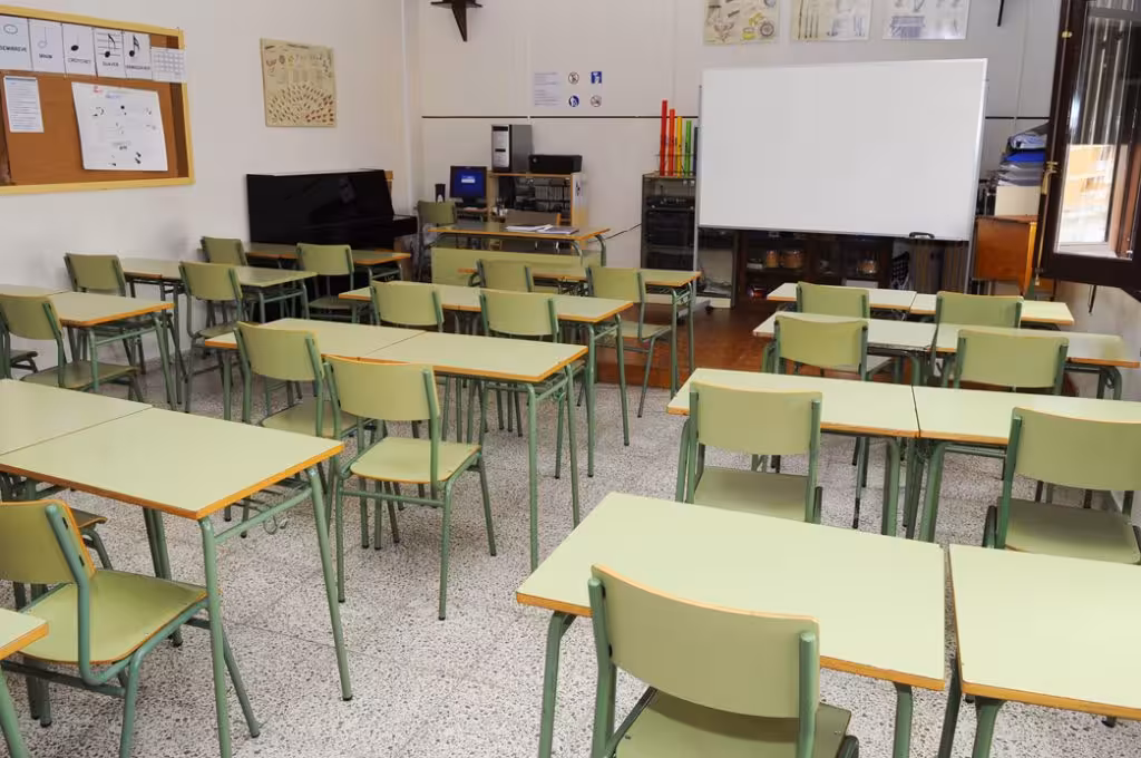 Menorca enfrenta escasez de docentes en 18 especialidades para el próximo curso