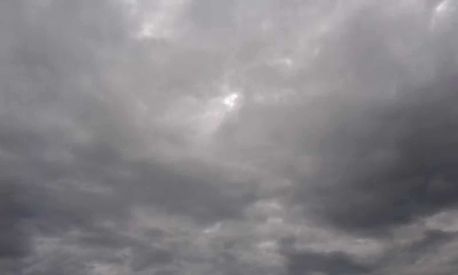 Nubes y posibles chubascos fuertes en Menorca este lunes