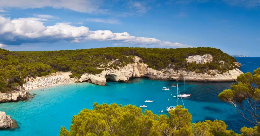 Menorca entra en el top 10 de los mejores destinos mundiales para conducir con vistas panorámicas