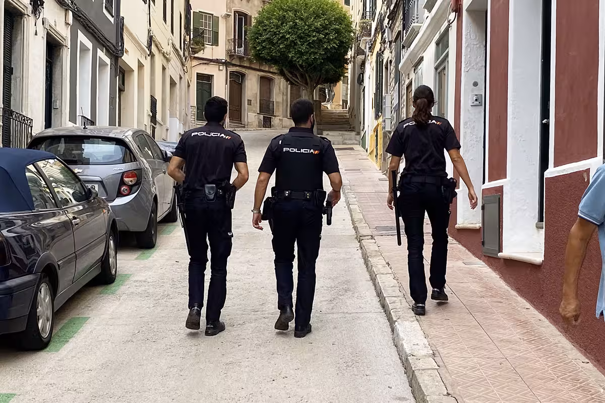 Detenido un hombre por dos robos en Maó, uno con violencia e intimidación