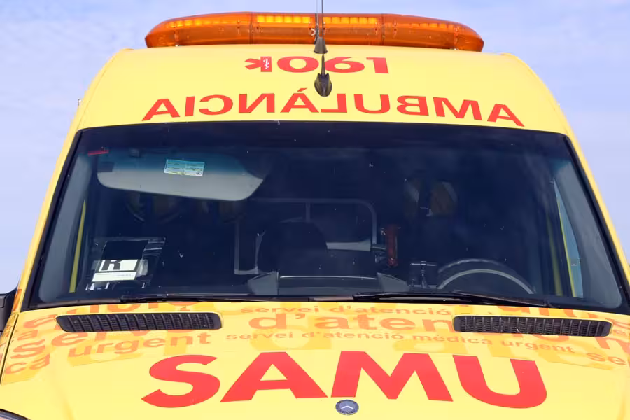 Herida grave por inhalar humo tras incendiarse su domicilio en Ciutadella