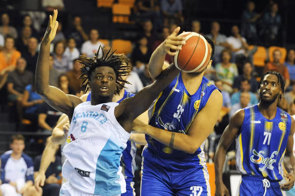 El Hestia Menorca ofrece su versión más "tirana" para apabullar al Alginet