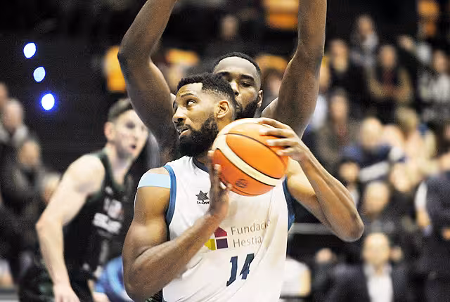 (Fotos) Sufrida victoria del Hestia Menorca