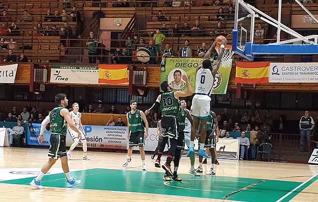 (Fotos) El Hestia Menorca se lleva una victoria que parecía imposible