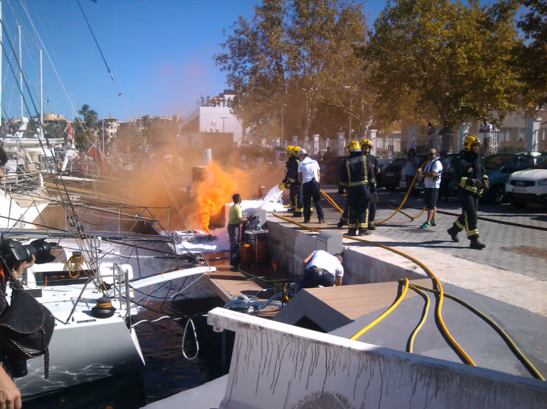 La APB aprueba la primera ordenanza contra incendios en puertos deportivos