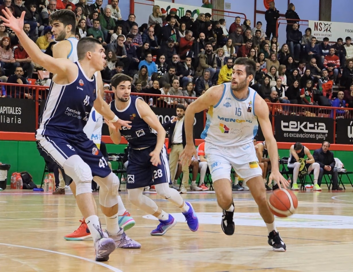 El Cantabria amarga el turrón al Hestia Menorca