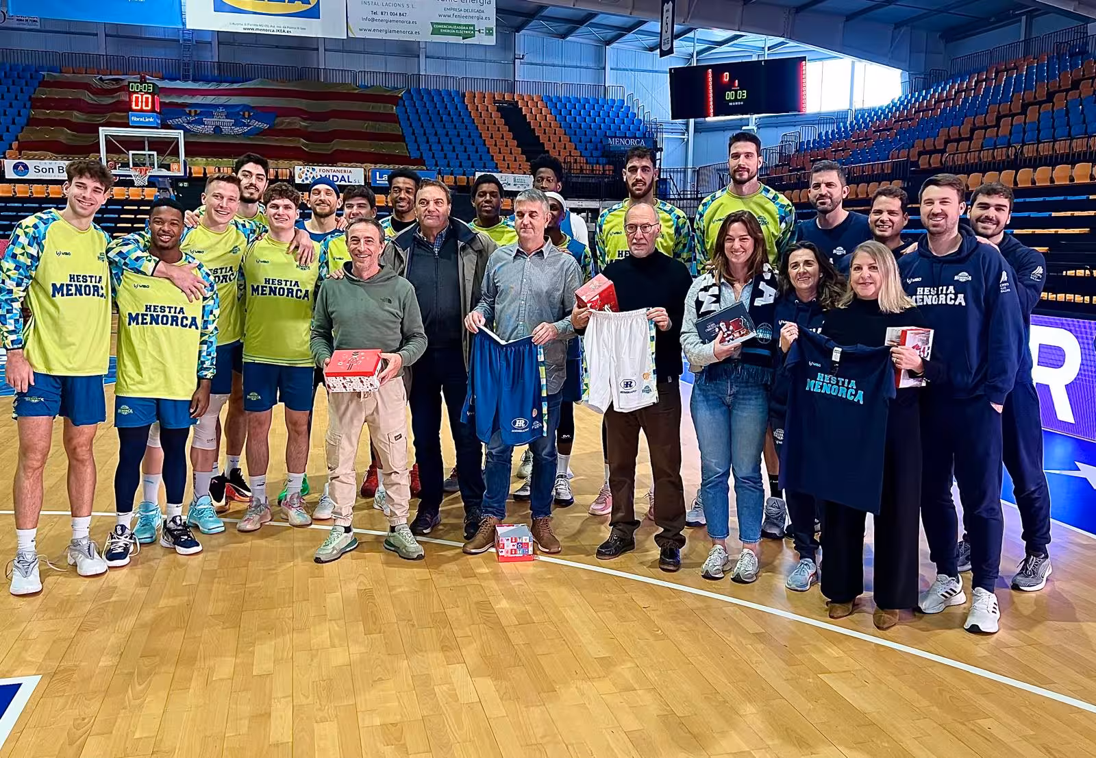 El Pavelló Bintaufa acoge un desayuno prenavideño.