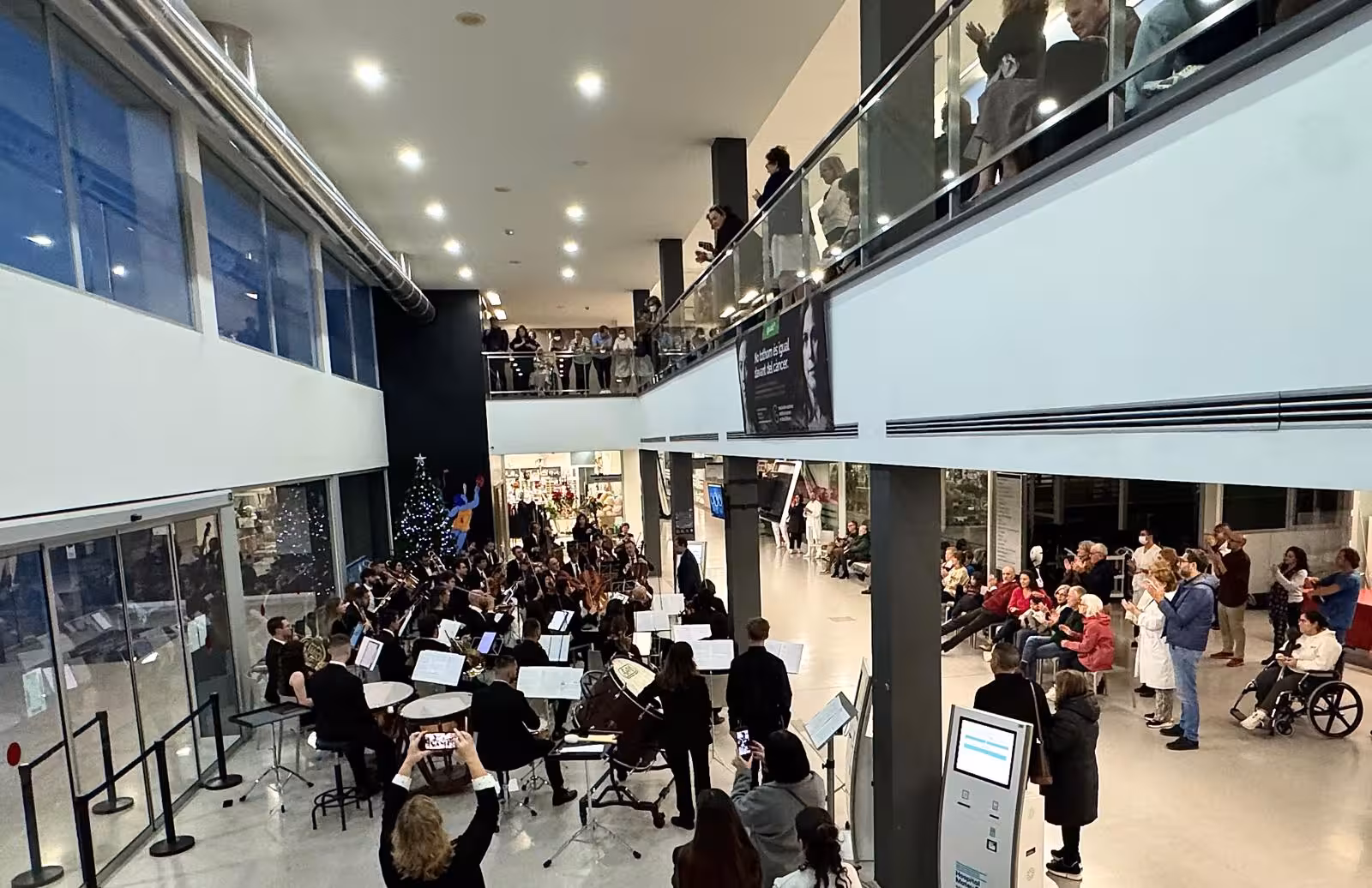Imagen del artículo: La música cura a los pacientes del Mateu Orfila