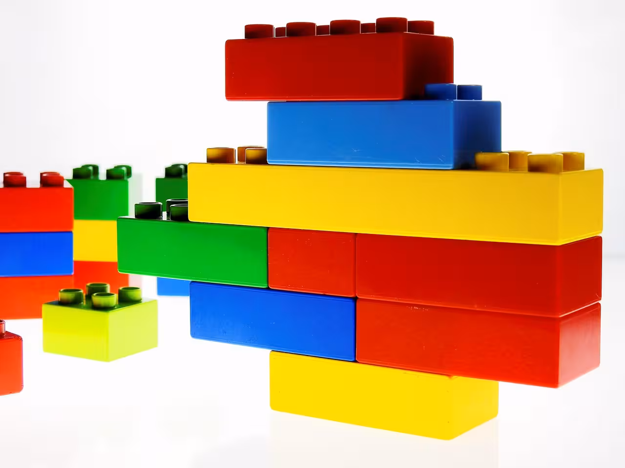 Un  decreto “Ley ómnibus” está construido como un mecano, un 'lego'