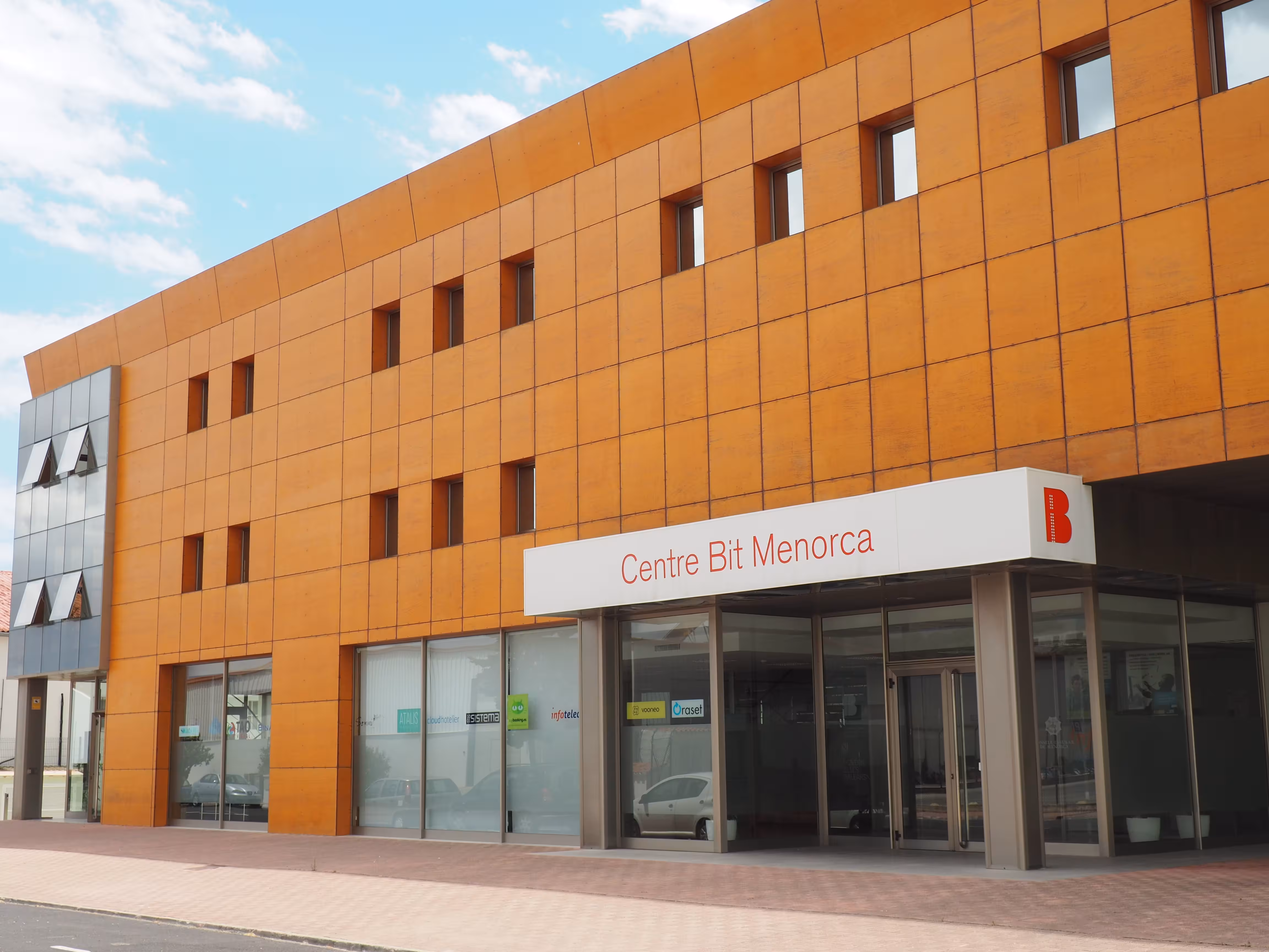 Imagen del artículo: El FabLab del CentreBit Menorca se moderniza con nuevo equipamiento de impresión y escaneado 3D