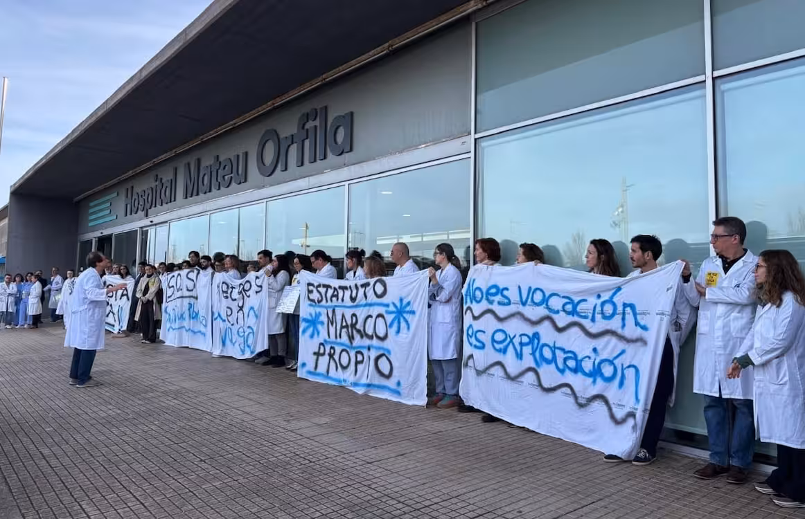 Imagen del artículo: (Fotos) Segundo día de huelga médica en Menorca: