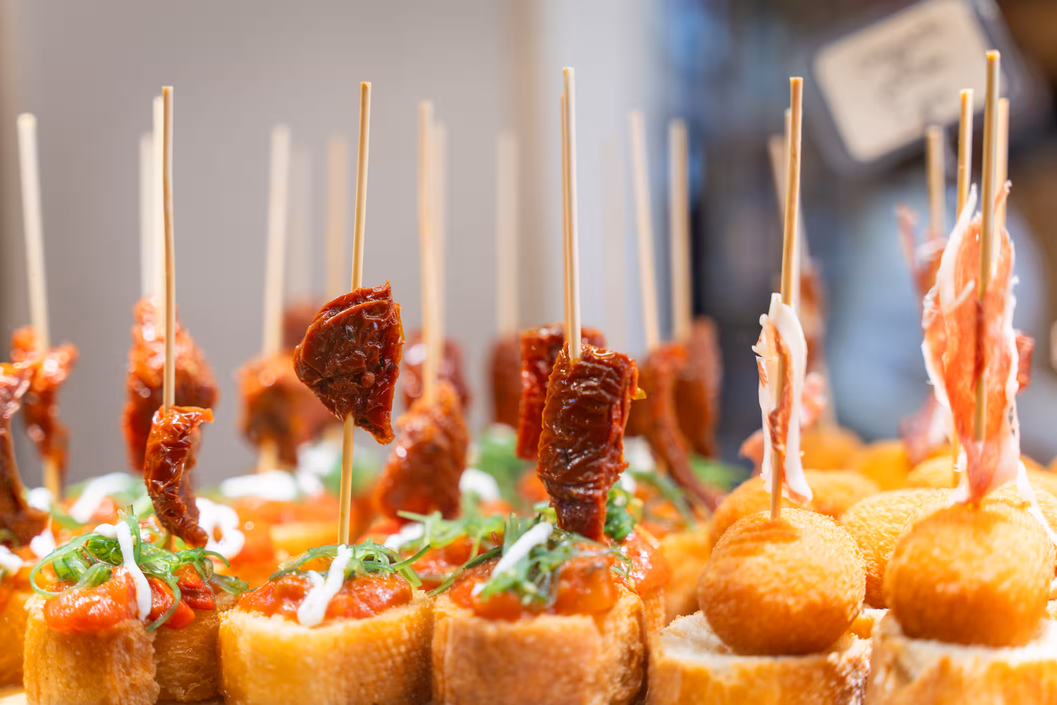 Las tapas son mucho más que un simple bocado. (Foto: GETTY IMAGES-AMIC)