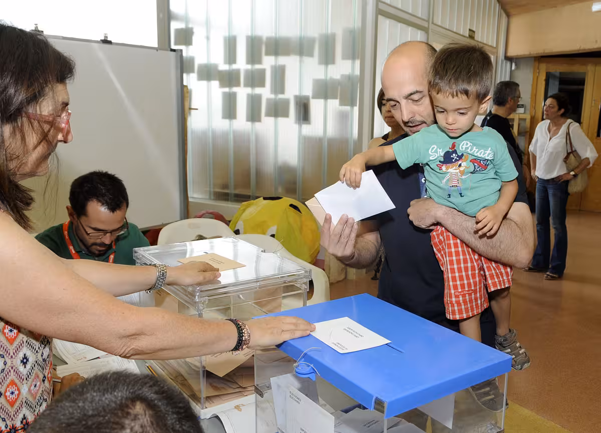 Imagen del artículo: "Desdemocratización"