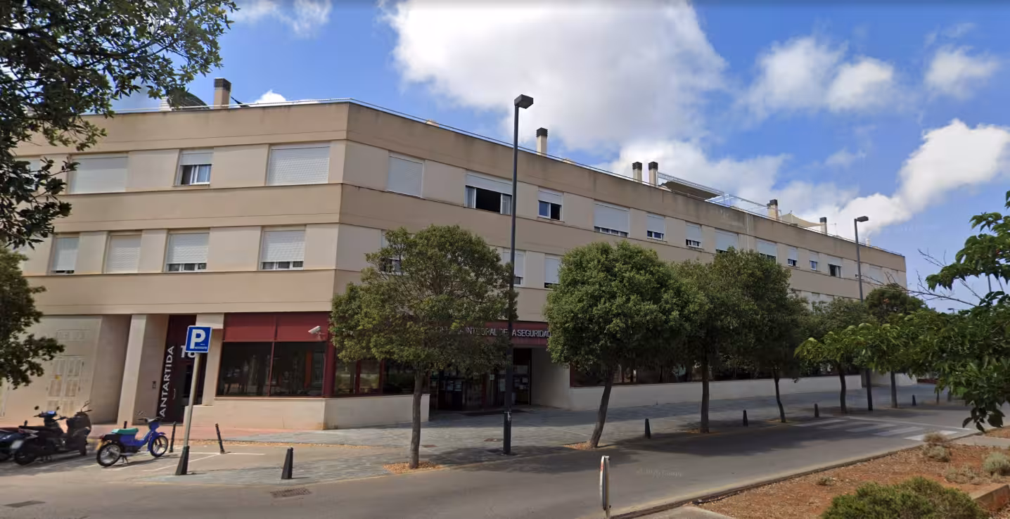 Edificio de la Tesorería General de la Seguridad Social en Menorca.