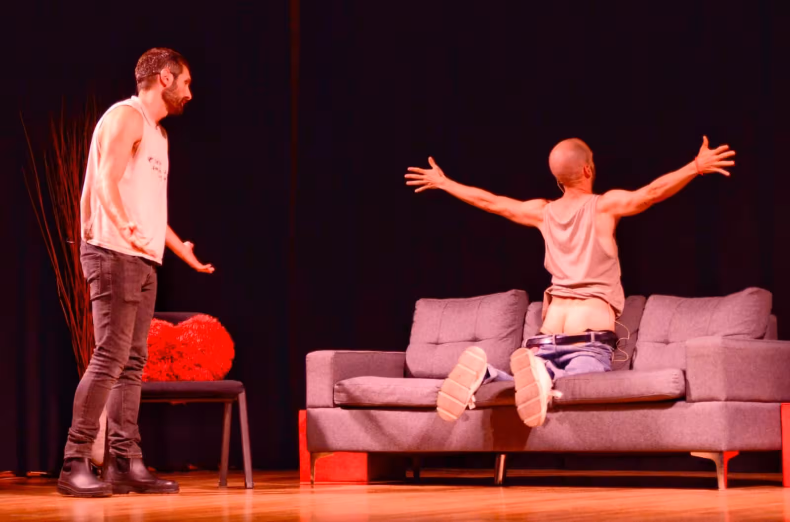 Un momento de la obra de teatro 'El tamaño del amor importa' (Fotos: Sergio Moreno