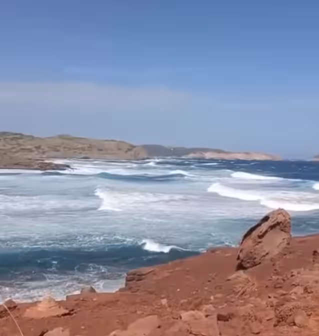 Temporal en la costa de Menorca. (Foto: Ayuntamiento de Es Mercadal).