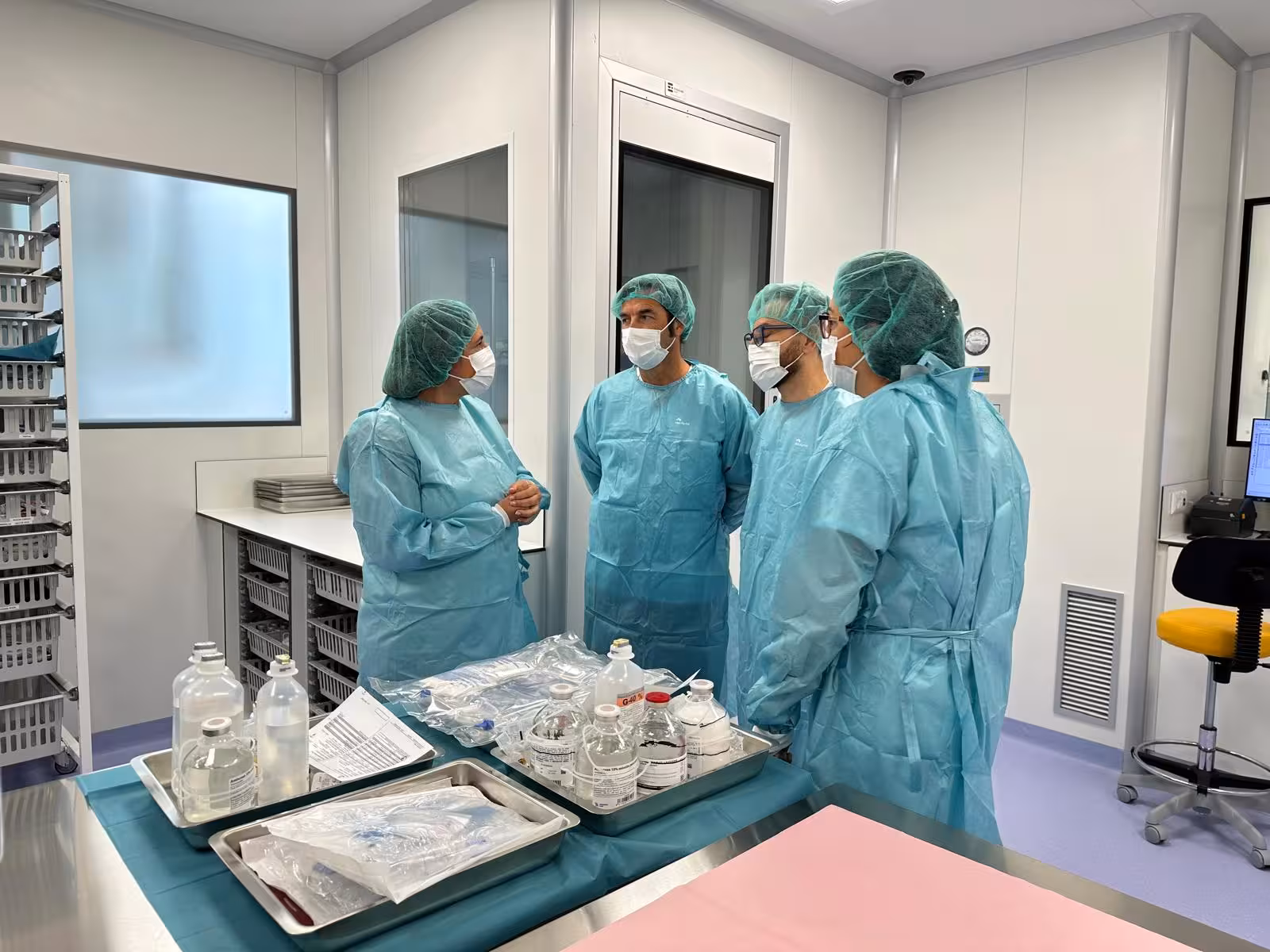 La nueva sala blanca permitirá preparar medicamentos absolutamente asépticos. (Fotos: CAIB)