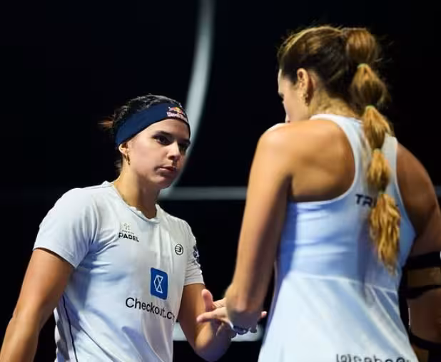 Delfi Brea y Gemma Triay han precisado de los tres sets en los dos partidos que han disputado hasta ahora en Londres. (Foto: PREMIER PADEL)