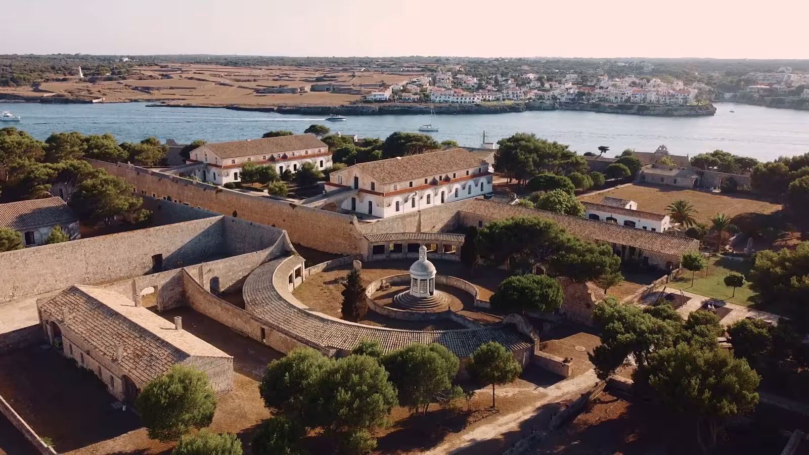 El Llatzeret.